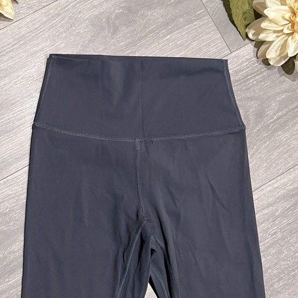 Savvi SSKIN capri leggings in slate grey. Size XS - Picture 5 of 8